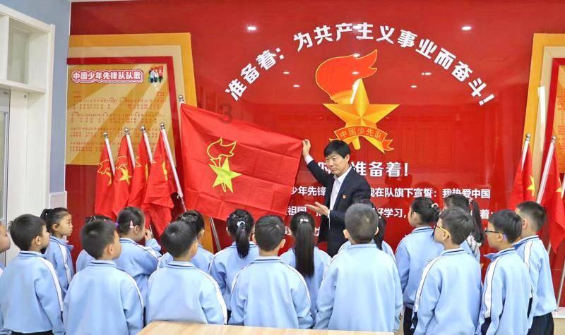 《神隐》王安宇:与赵露思拍大片亲昵胜情侣